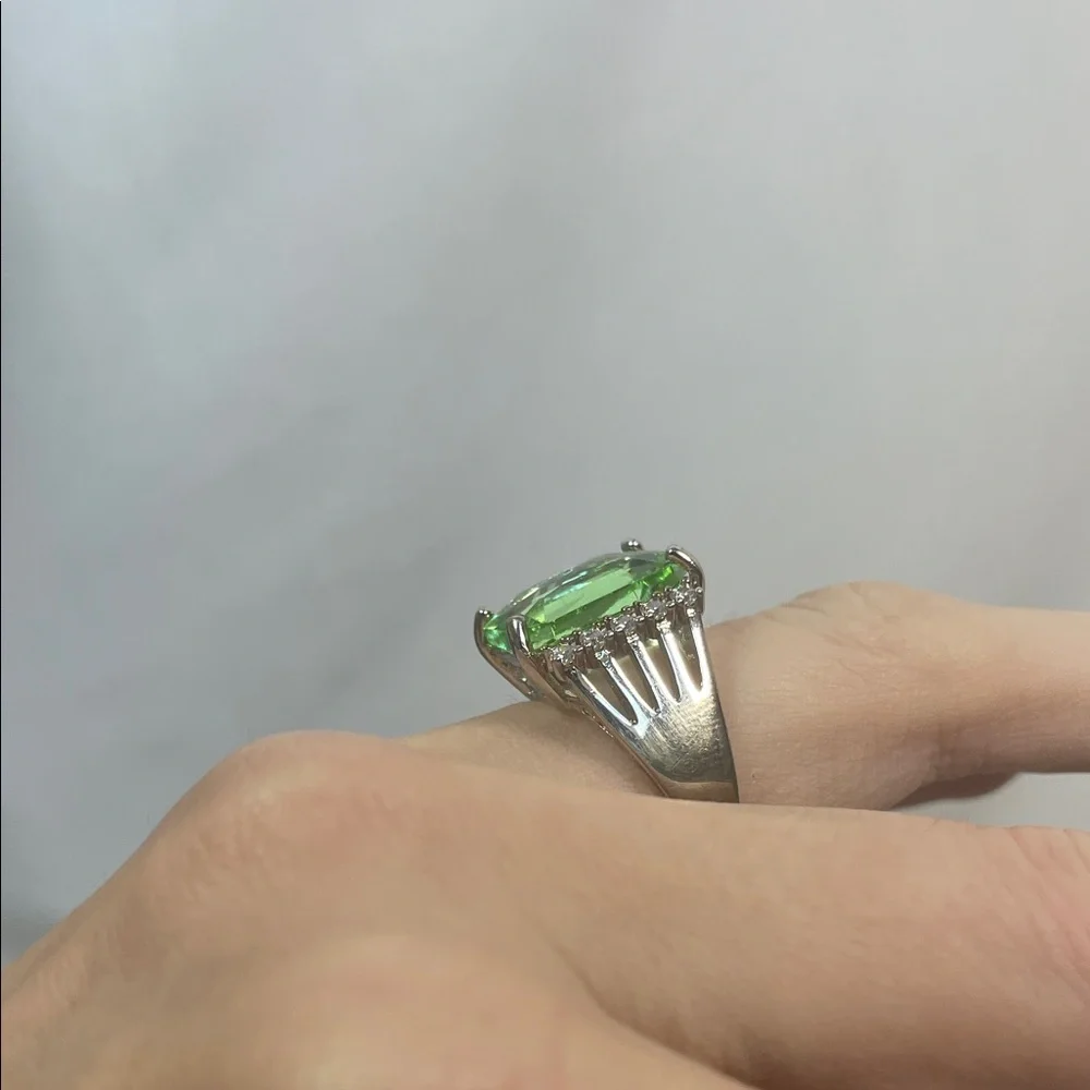 Sterling silver Large Green Gemstone Ring 925 zirconia diamonds